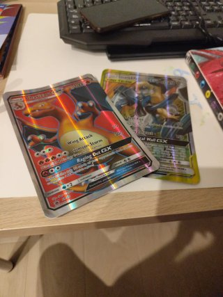 2 Cartas Pokémon Gigantes Lucario & Melmetal GX
