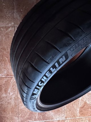 Neumático Michelin Pilot Sport 4S 265/30ZR20 94Y