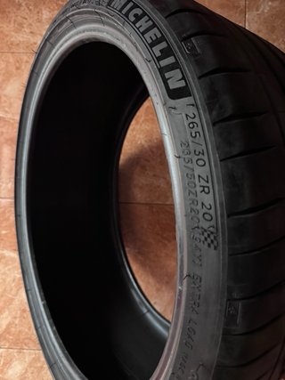 Neumático Michelin Pilot Sport 4S 265/30ZR20 94Y
