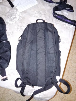 Mochila pequeña negra