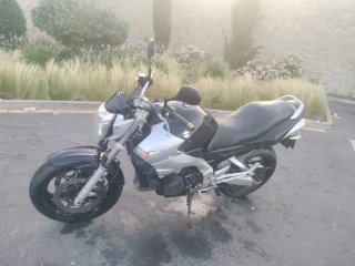 Suzuki GSR 600 Naked Moto Negra/Plata