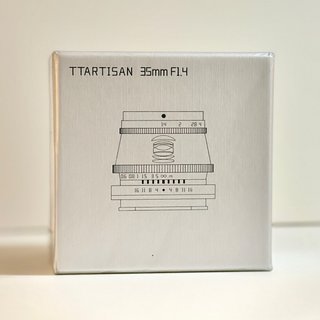 TTArtisan 35mm f/1.4 MFT + Caixa