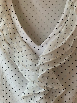 Blusa blanca lunares negros Talla L
