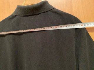 2 Polos.  Una a rayas gris y otro negro