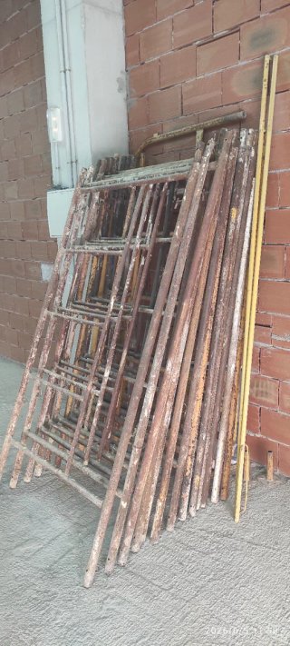 Andamios de obra metálicos