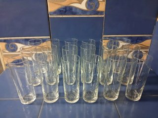 18 vasos  tubo cristal. Diametro 6 cm.Altura 16cm