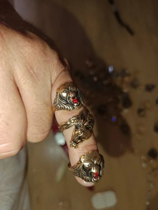 Anillos vintage león caballo perlas etc