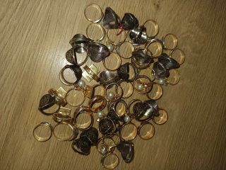 Anillos vintage león caballo perlas etc