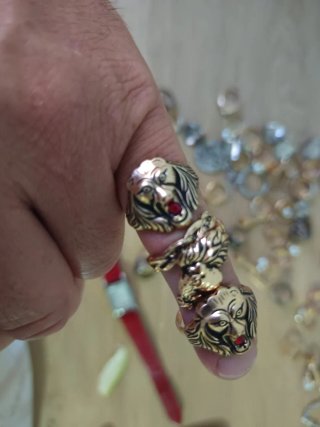 Anillos vintage león caballo perlas etc