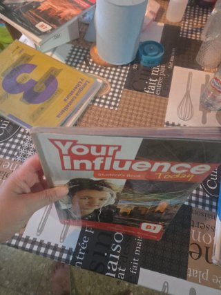 YOUR INFLUENCE TODAY B1 Student's book: libro d...