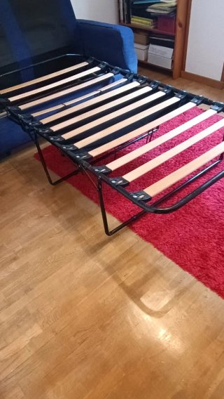 Sofá cama azul sin colchón