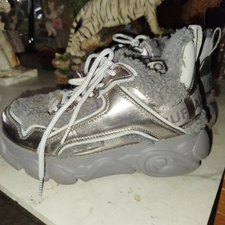 Zapatillas Buffalo Teddy Grises y Plateadas