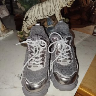Zapatillas Buffalo Teddy Grises y Plateadas