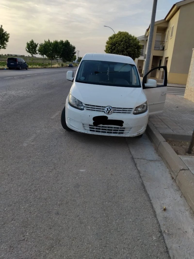 Volkswagen Caddy 2013 - foto 1