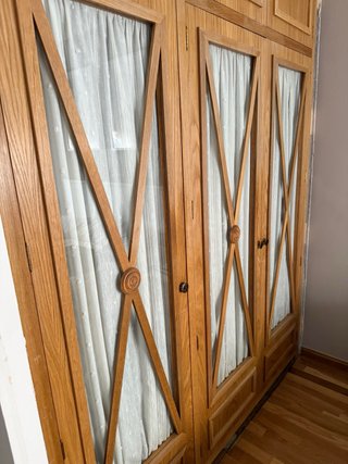 Frente de armario de madera de roble con cristal