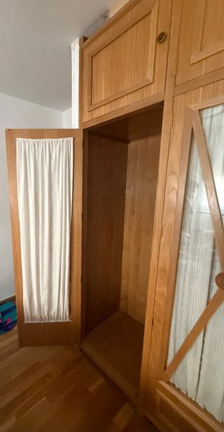 Frente de armario de madera de roble con cristal