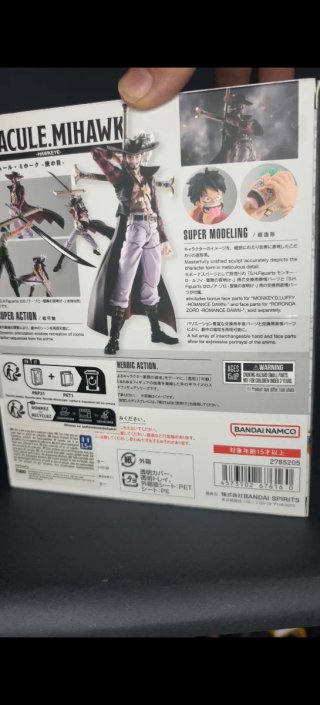 Drácule Mihawk SH Figuarts One Piece