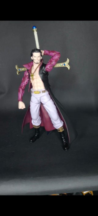 Drácule Mihawk SH Figuarts One Piece