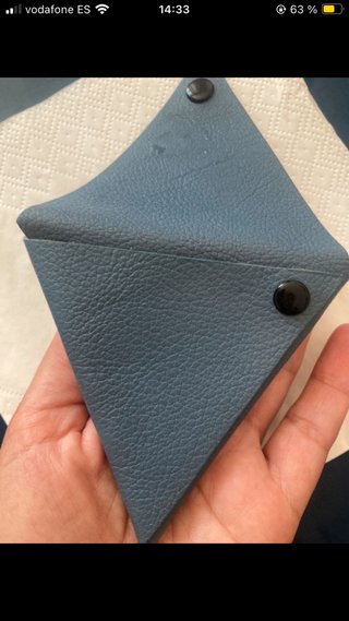 Monedero de piel azul