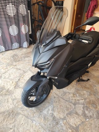Yamaha XMAX 300 - Maxi Scooter Automática