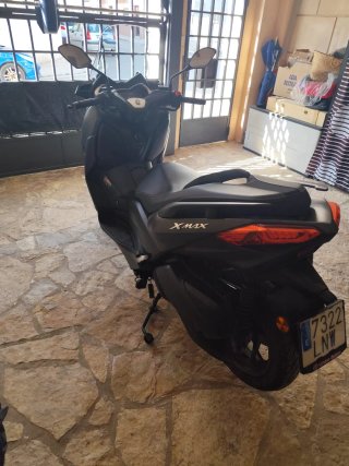 Yamaha XMAX 300 - Maxi Scooter Automática