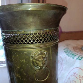 Paragüero antiguo de metal