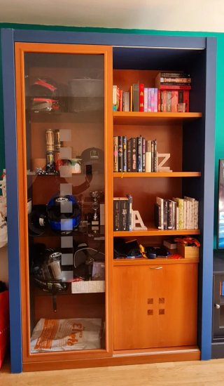 Mueble de salón madera y azul
