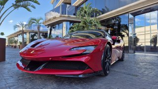 Ferrari SF90 2023