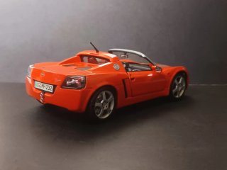 Opel Speedster scala 1:18