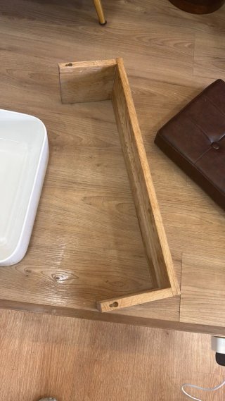 Estantería de madera rústica