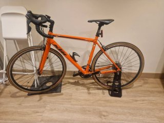 Bicicleta de carretera KTM talla S