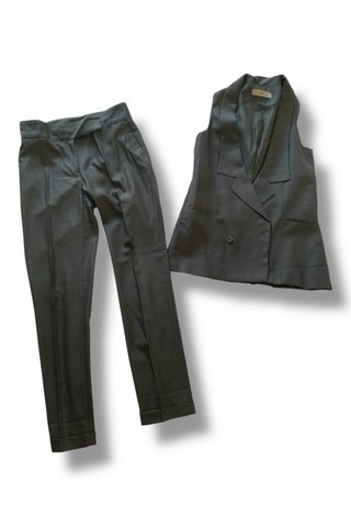 Traje Uterqüe gris chaleco y pantalón
