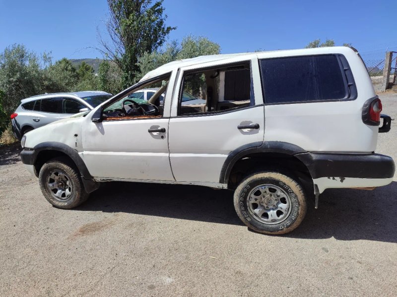 Nissan Terrano II 2001 - foto 1