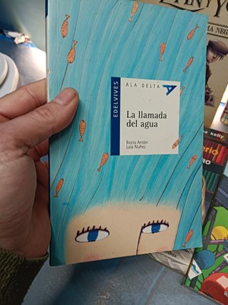 7 libros juveniles en buen estado