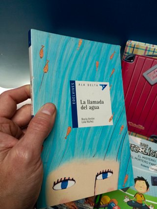 7 libros juveniles en buen estado