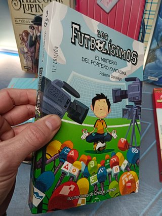 7 libros juveniles en buen estado