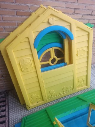 Casita de plástico infantil