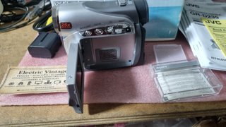 0809NN-Videocamera JVC GR-D239E