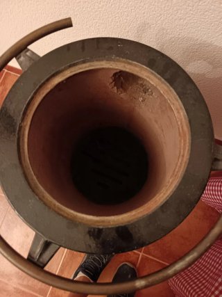 Estufa Hergom Marrón y Negra