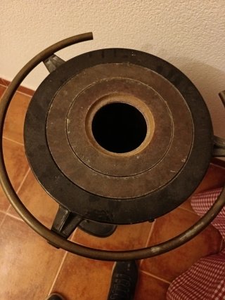 Estufa Hergom Marrón y Negra