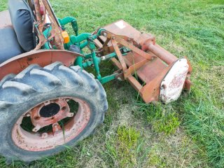 Tractor Agria 8900 con aperos