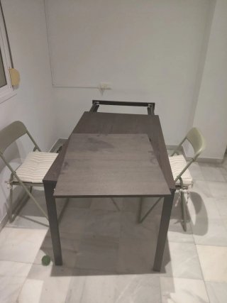 Mesa y 2 Sillas Plegables