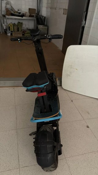 Patinete Cecotec con asiento