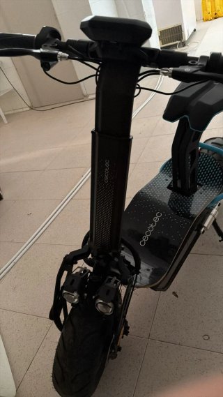 Patinete Cecotec con asiento