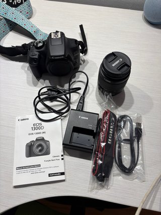 Fotocamera Canon EOS 1300D + Obiettivo