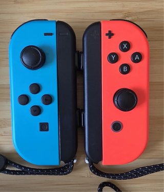 Nintendo Switch + 4 Juegos + 4 Joy-Con+Mando+Funda