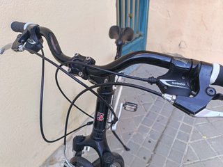 Bicicletta da trekking Monty TK7 bianca