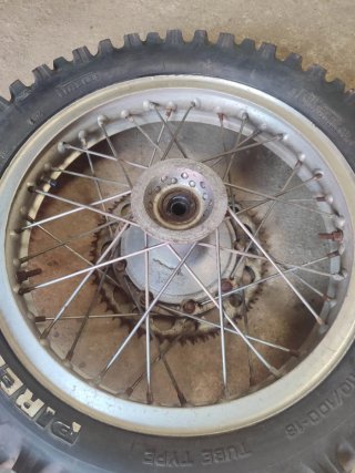 Rueda Montesa Enduro con portazapatas y Eje