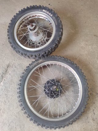 Rueda Montesa Enduro con portazapatas y Eje