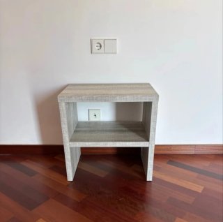 2 Mesitas auxiliar de madera